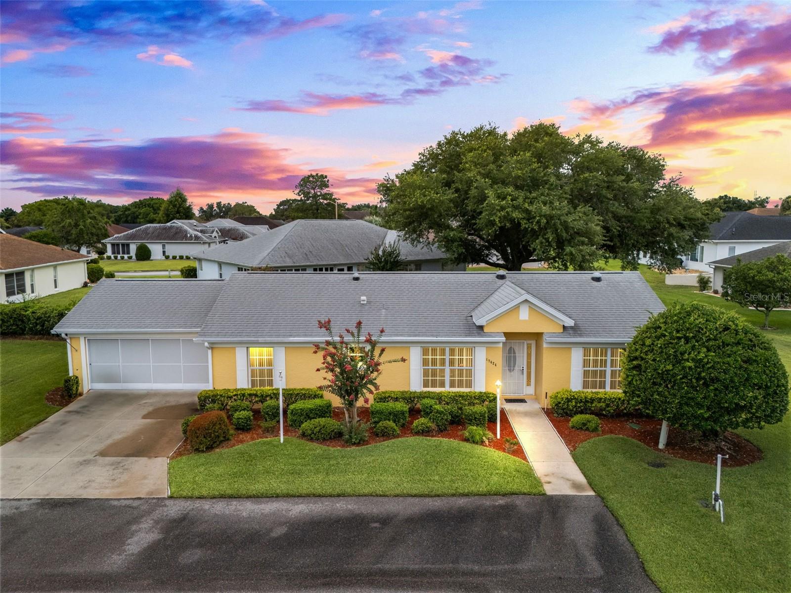 Single Family Residence in SUMMERFIELD, FL - Daniel Dourado