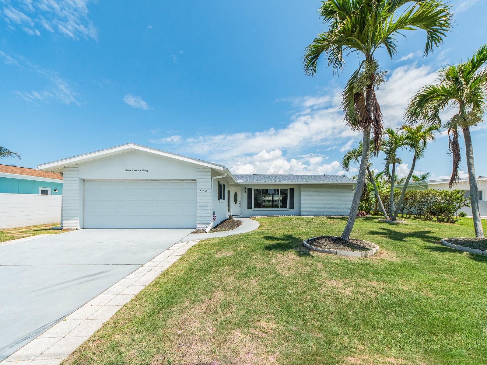 Single Family Residence in TREASURE ISLAND, FL - Daniel Dourado