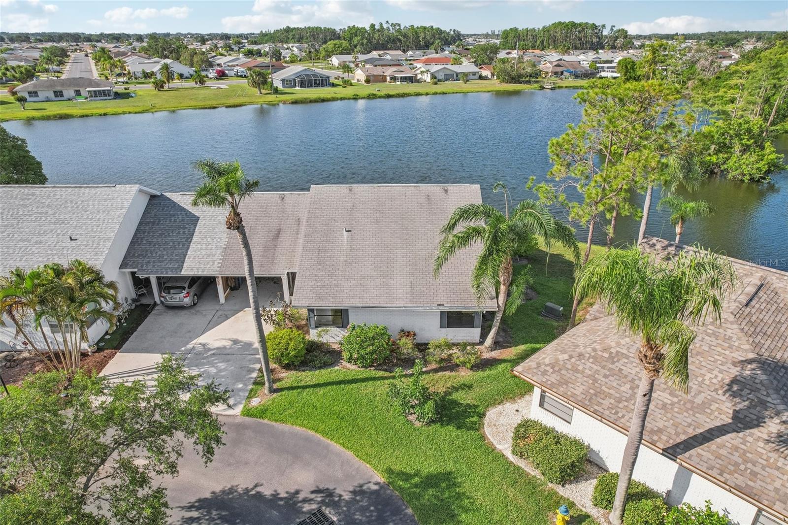 Single Family Residence em SUN CITY CENTER, FL - Daniel Dourado