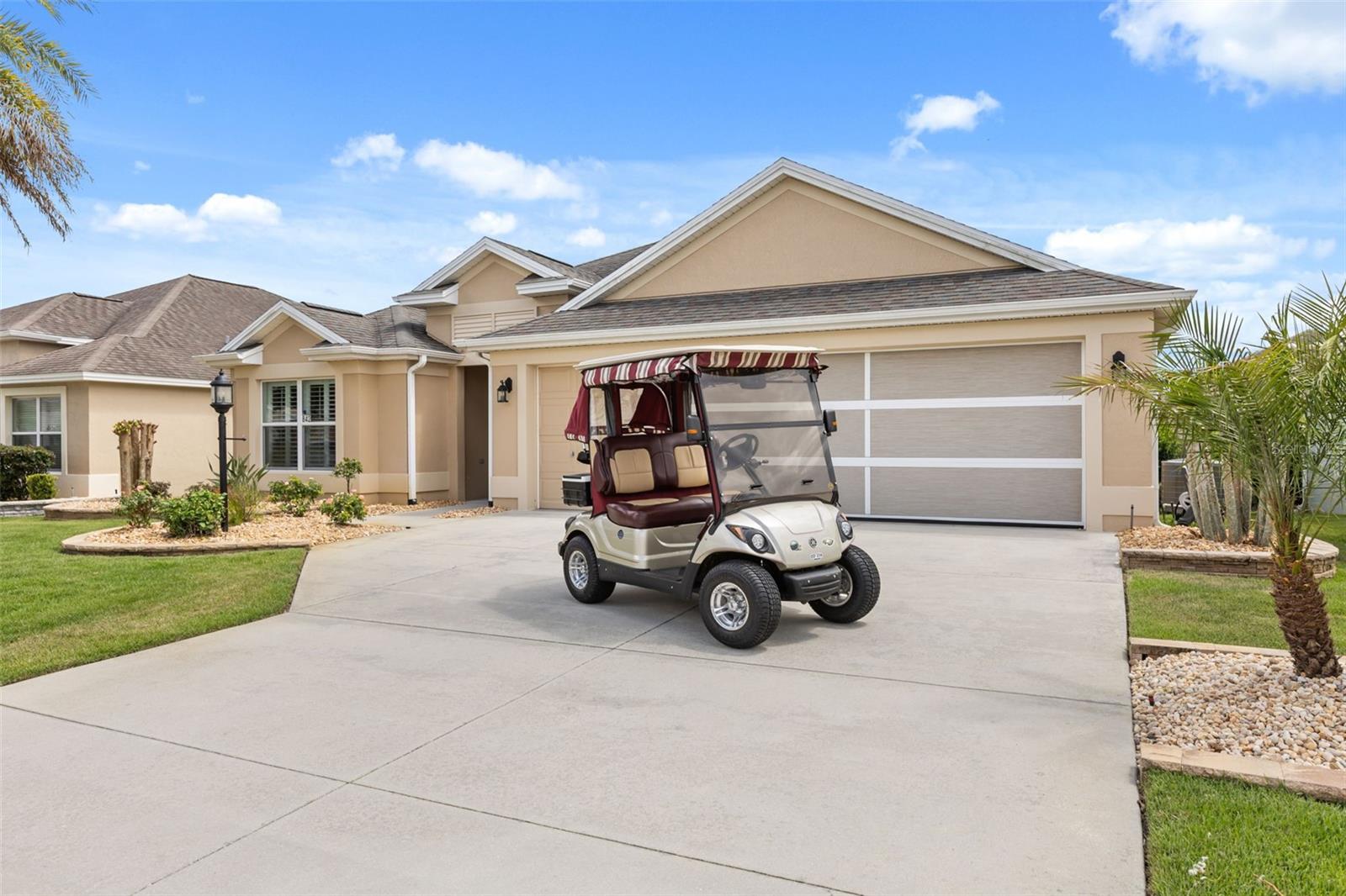 Single Family Residence in THE VILLAGES, FL - Daniel Dourado