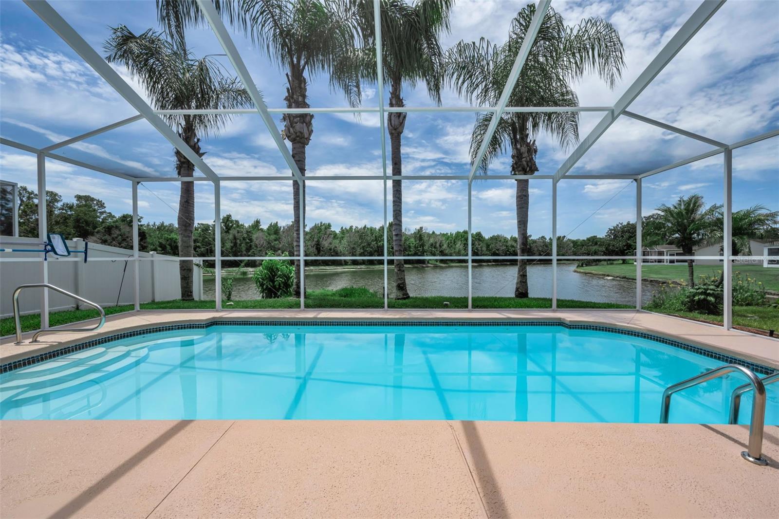 Single Family Residence em WESLEY CHAPEL, FL - Daniel Dourado