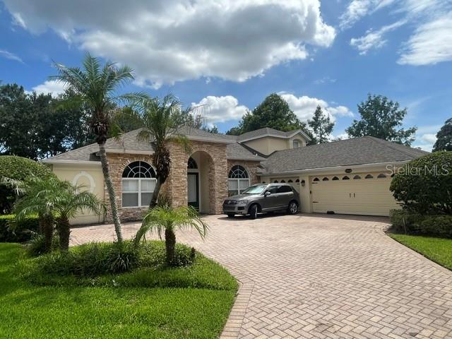 Single Family Residence in WINTER GARDEN, FL - Daniel Dourado