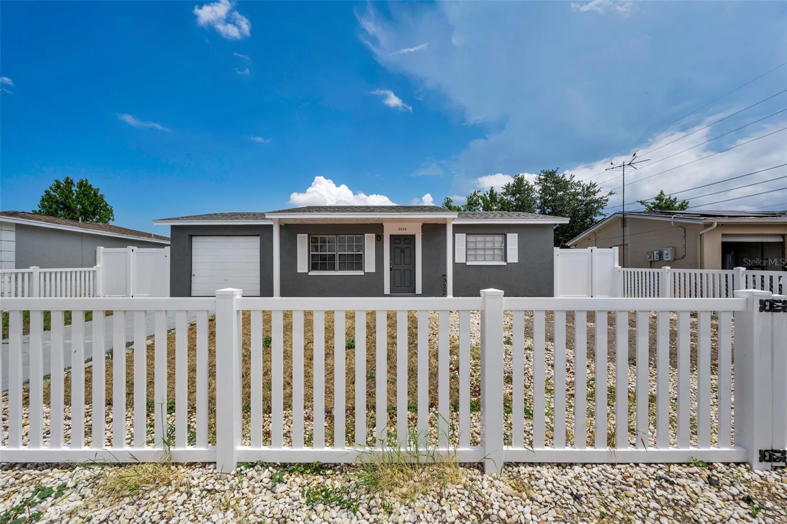 Single Family Residence in PORT RICHEY, FL - Daniel Dourado
