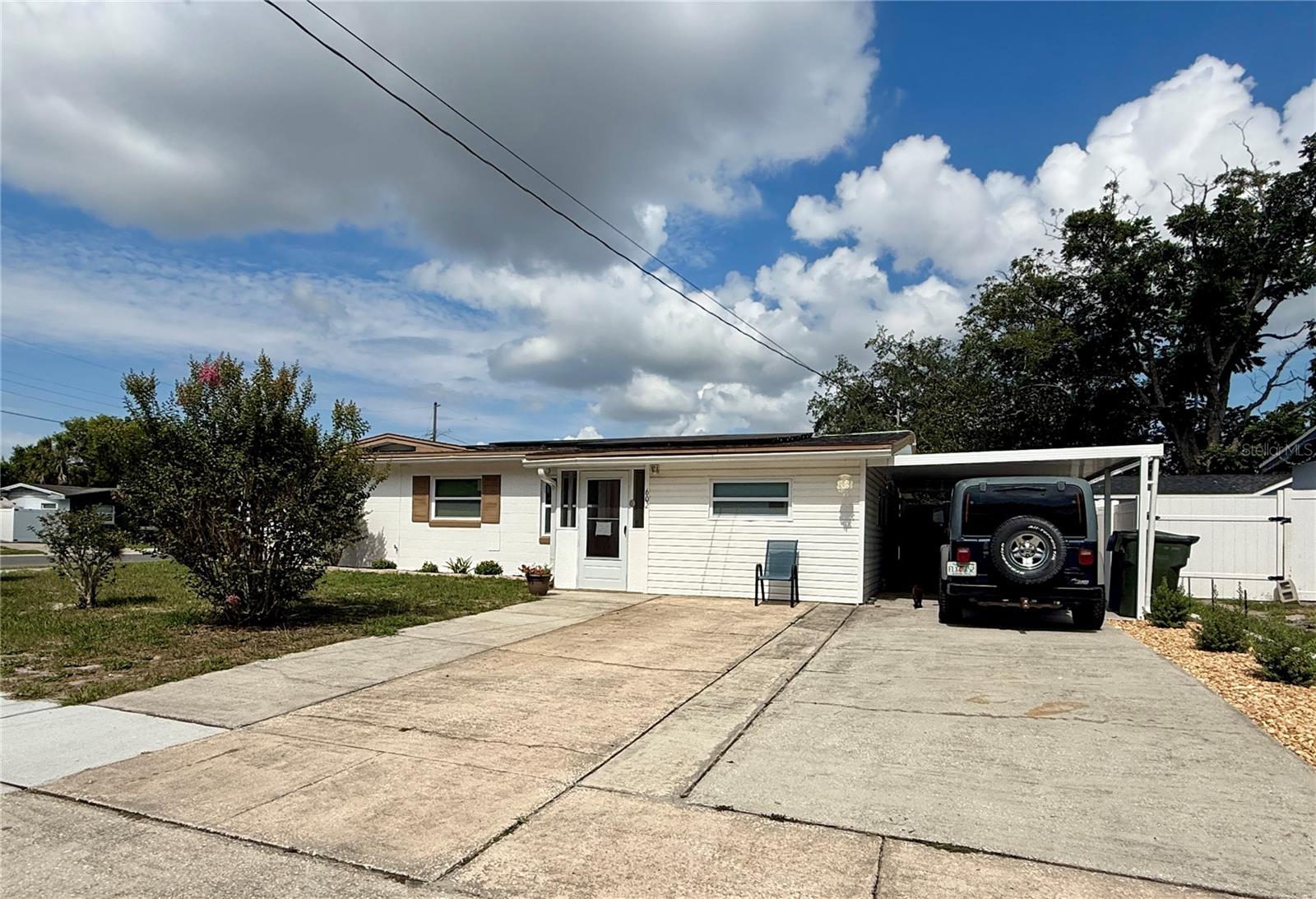 Single Family Residence in OCOEE, FL - Daniel Dourado