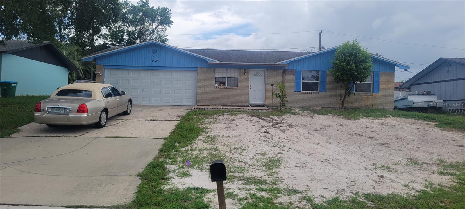 Single Family Residence in DELTONA, FL - Daniel Dourado