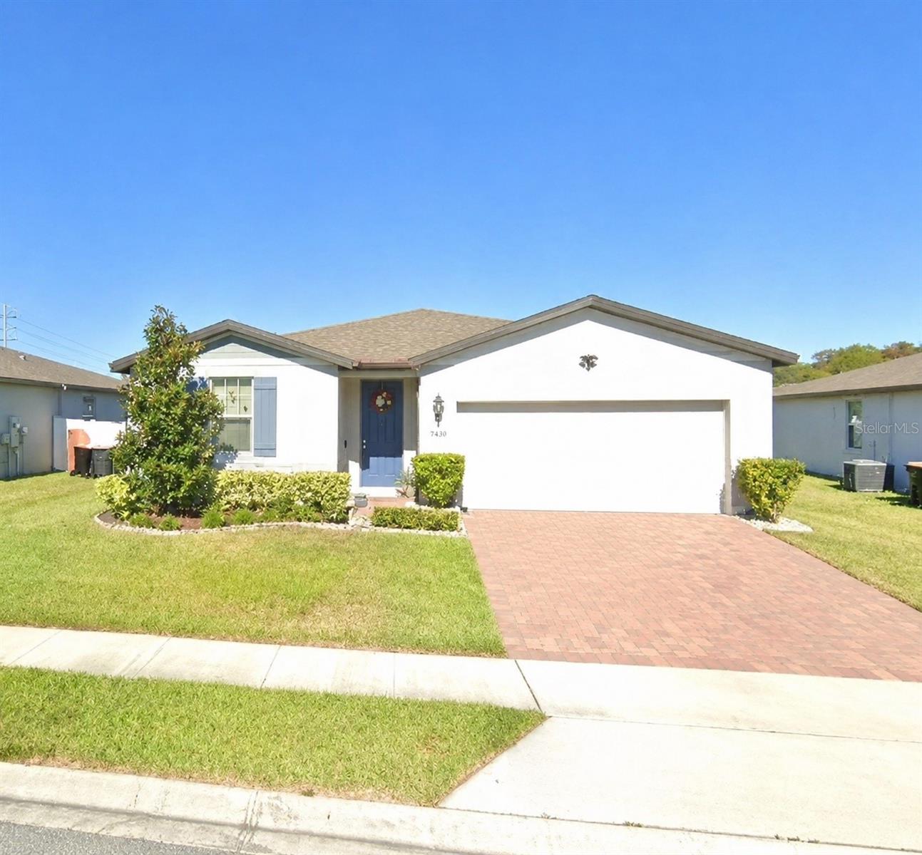 Single Family Residence in DAVENPORT, FL - Daniel Dourado