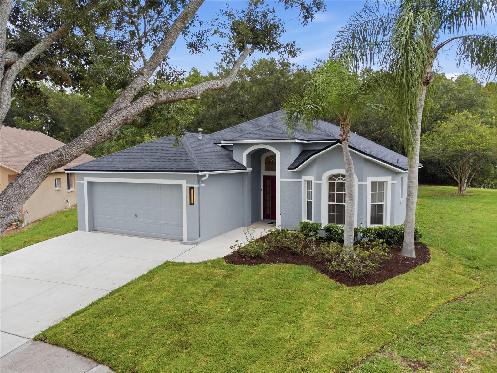 Single Family Residence in LUTZ, FL - Daniel Dourado