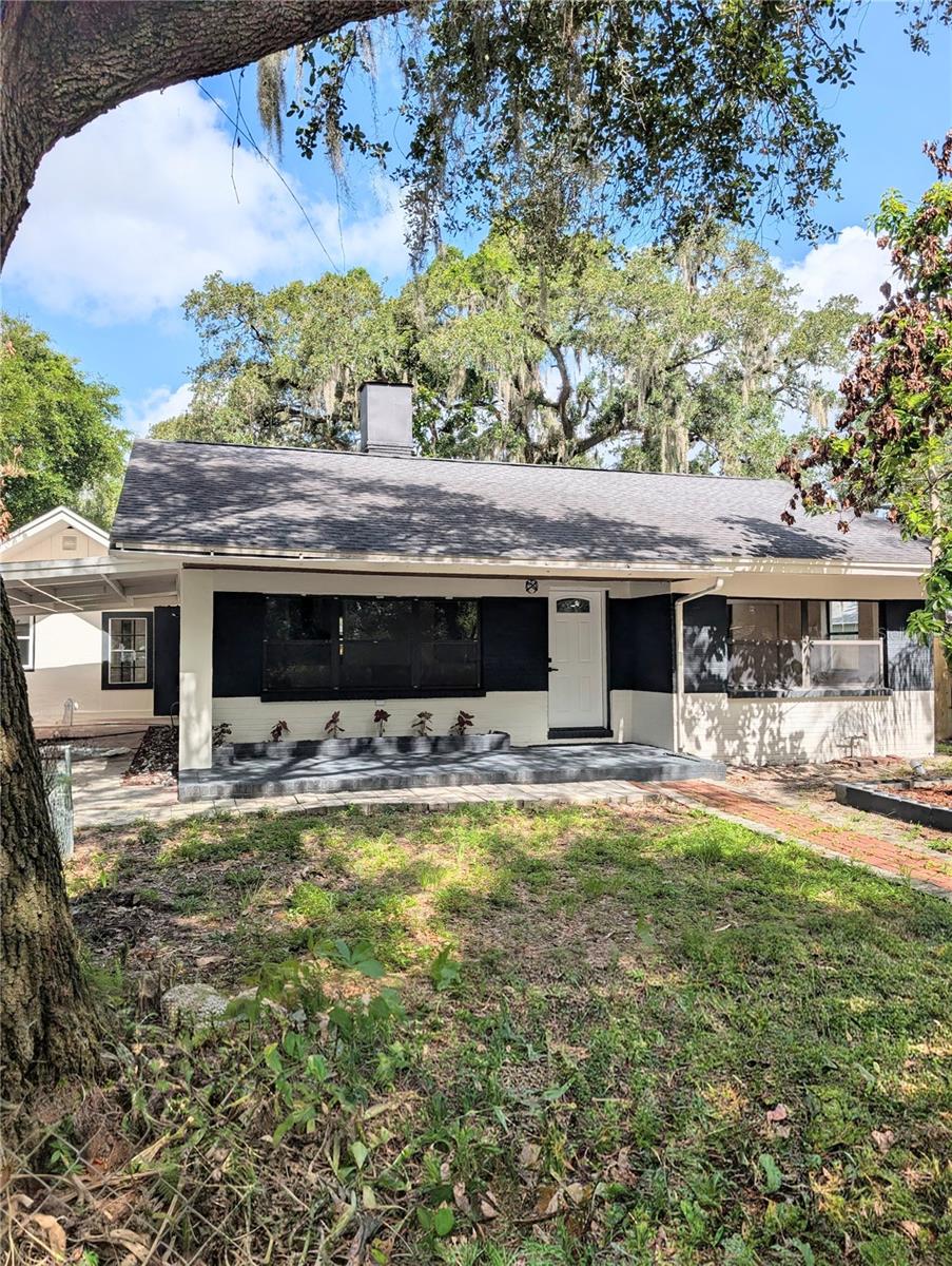 Single Family Residence in TAMPA, FL - Daniel Dourado