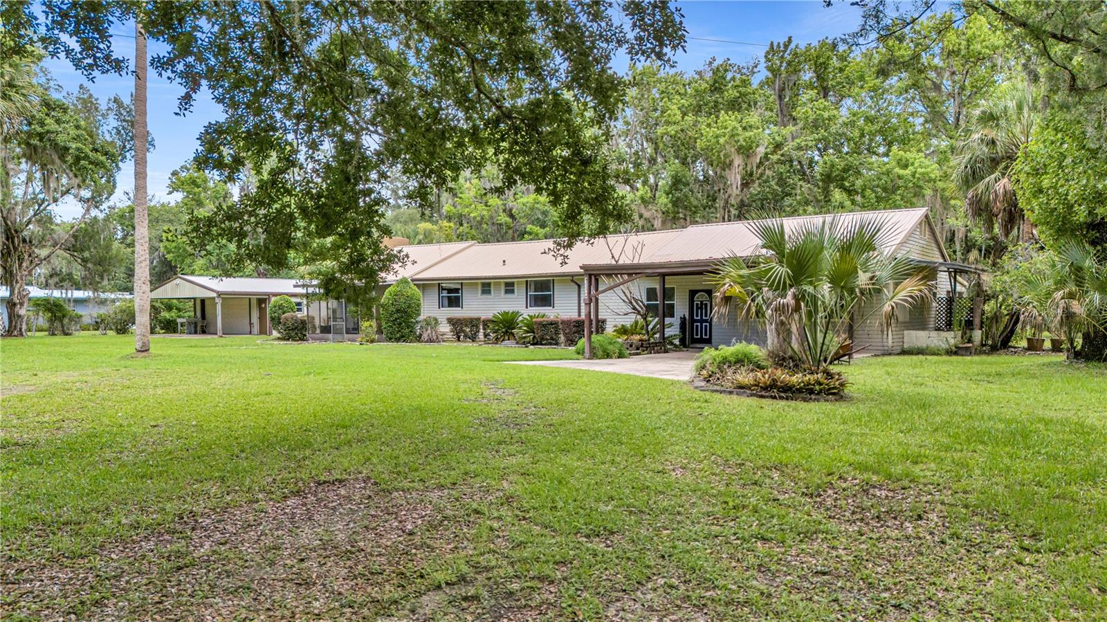 Single Family Residence em ASTOR, FL - Daniel Dourado