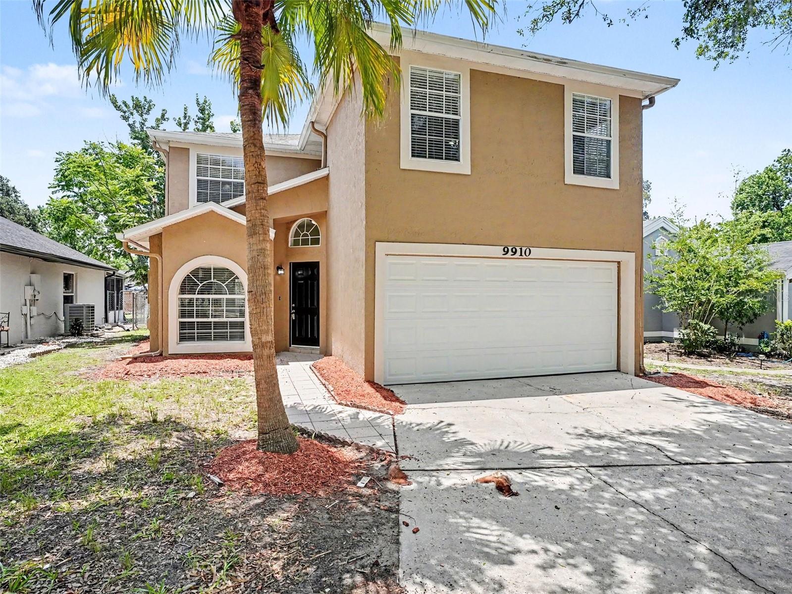 Single Family Residence in ORLANDO, FL - Daniel Dourado