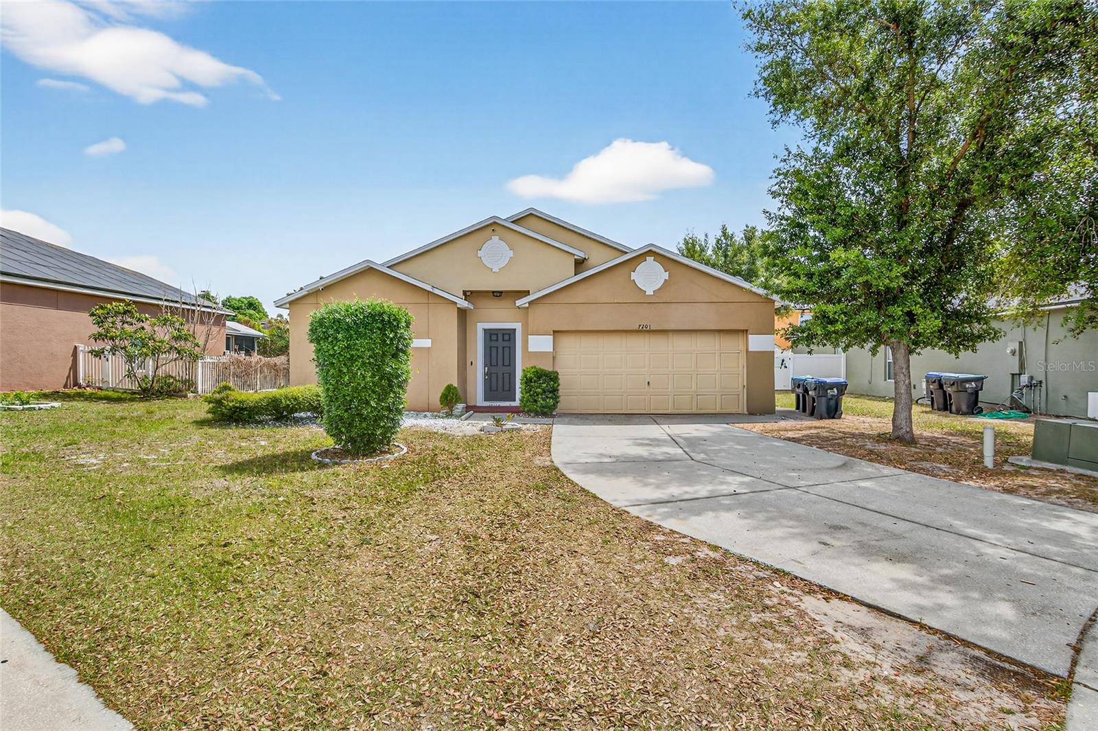 Single Family Residence in ORLANDO, FL - Daniel Dourado