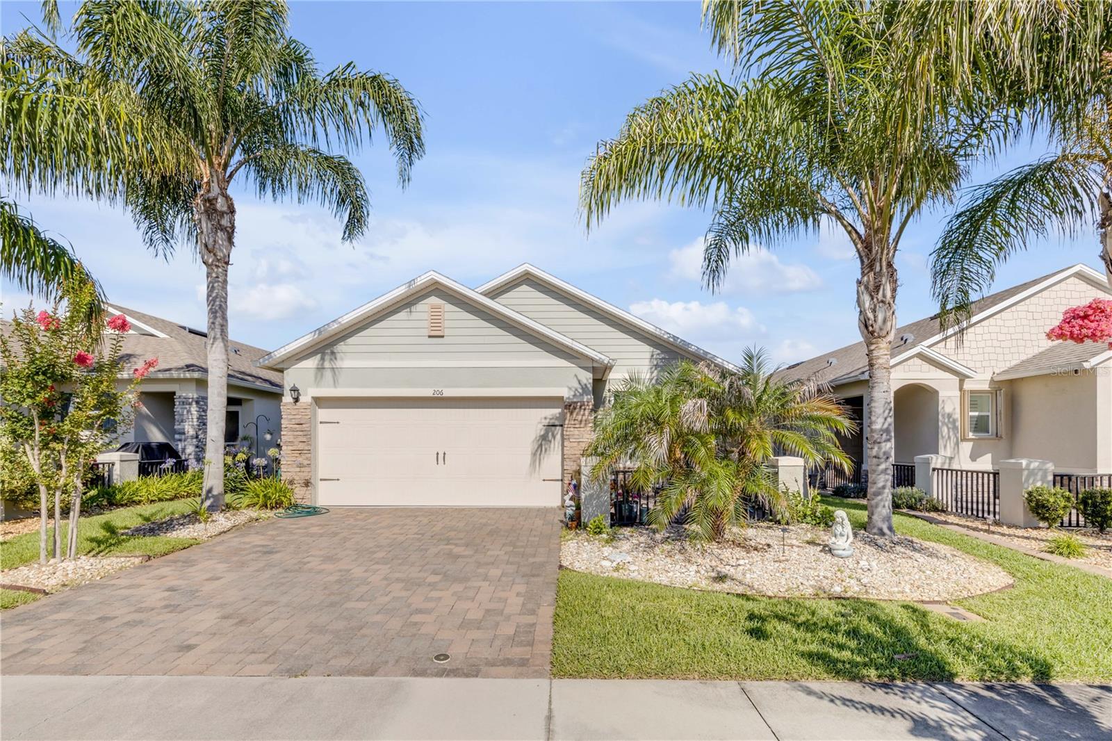 Single Family Residence in NEW SMYRNA BEACH, FL - Daniel Dourado