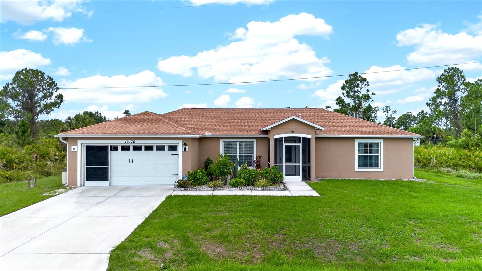 Single Family Residence em PORT CHARLOTTE, FL - Daniel Dourado