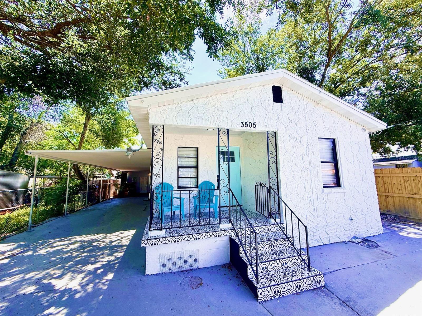 Single Family Residence in TAMPA, FL - Daniel Dourado