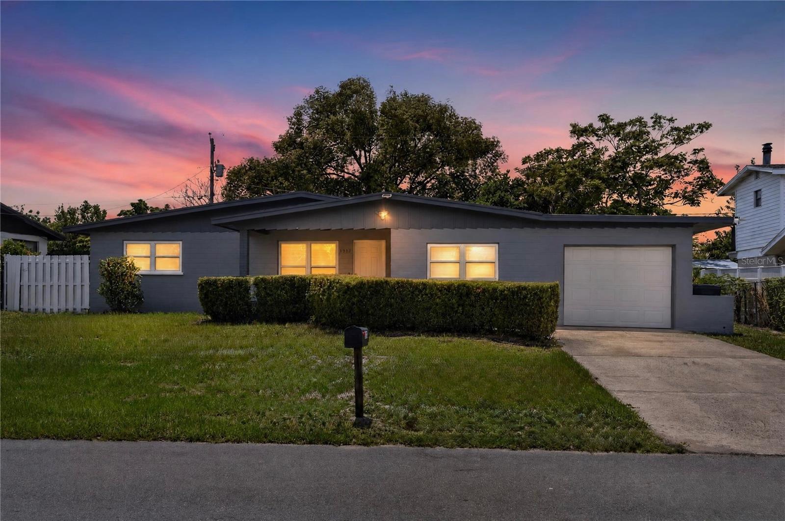 Single Family Residence in DAYTONA BEACH, FL - Daniel Dourado