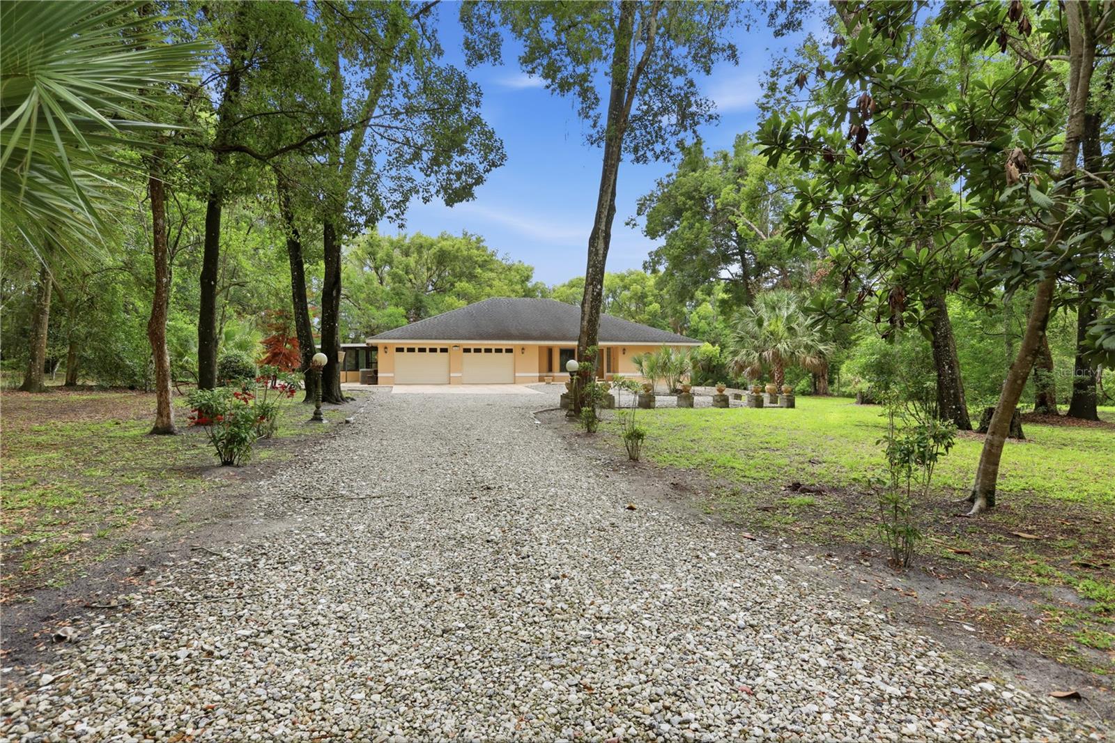 Single Family Residence em DELAND, FL - Daniel Dourado