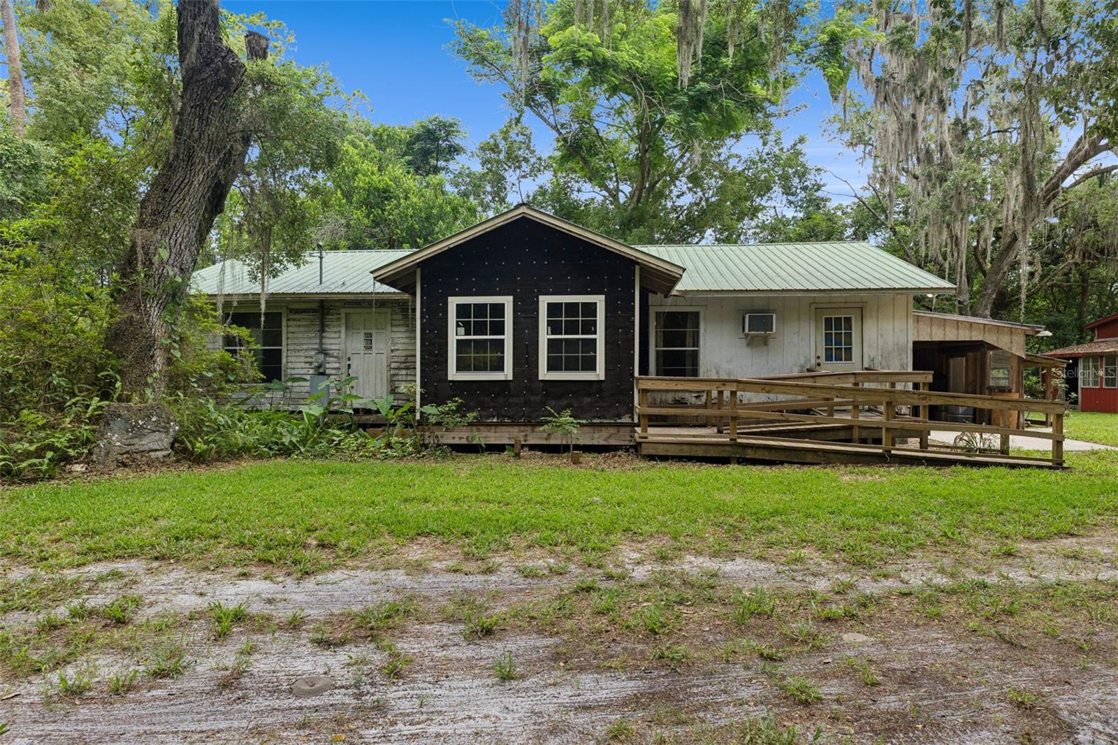 Single Family Residence in PIERSON, FL - Daniel Dourado