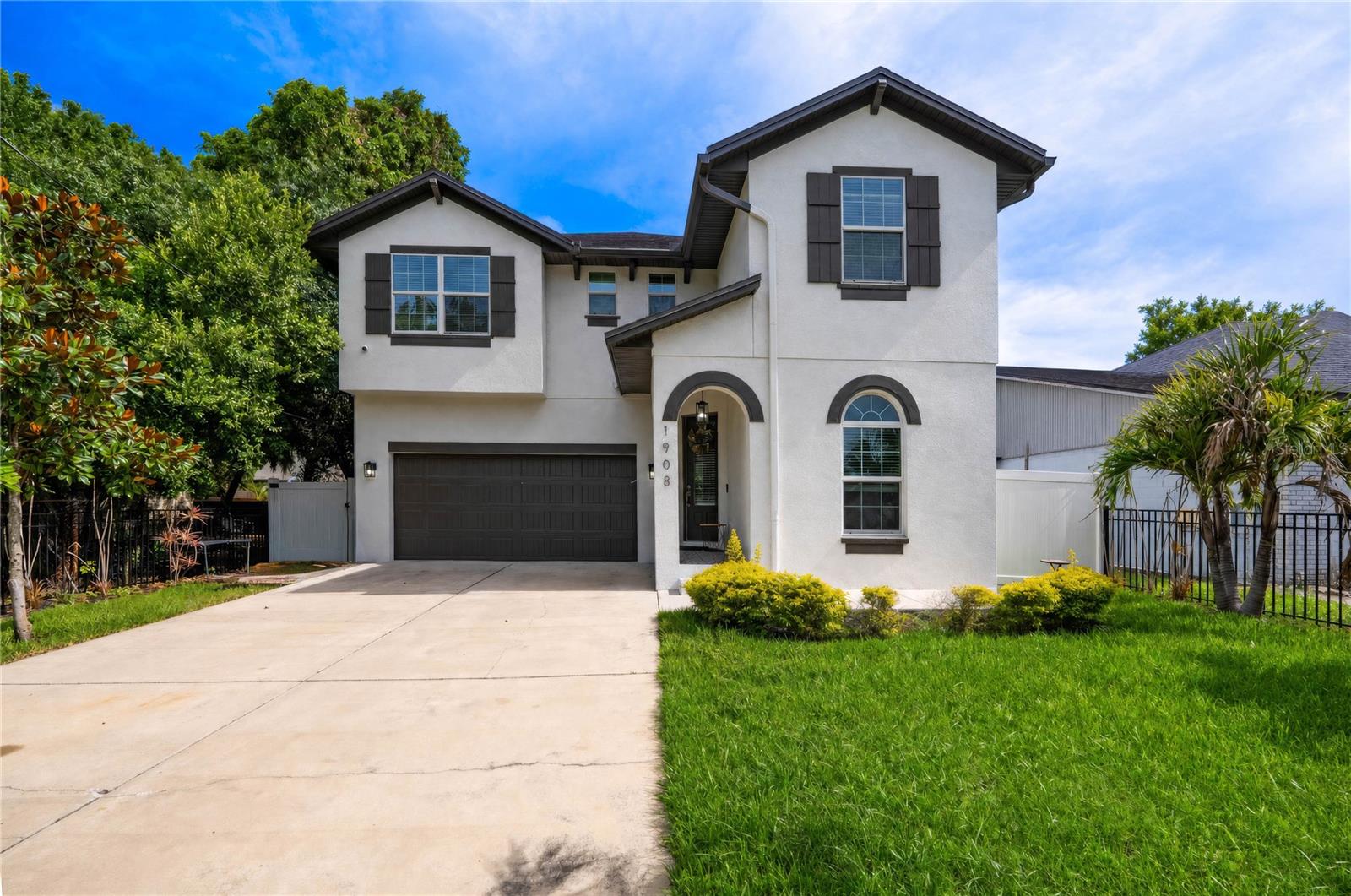 Single Family Residence in TAMPA, FL - Daniel Dourado