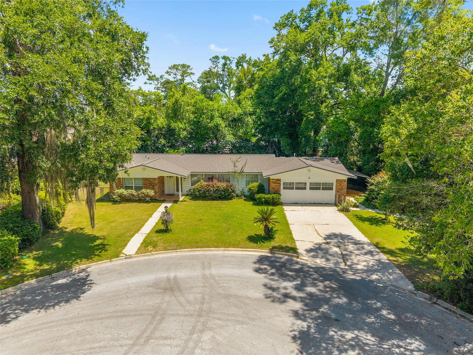 Single Family Residence in GAINESVILLE, FL - Daniel Dourado