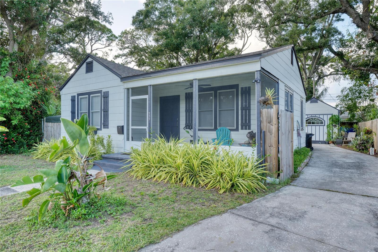 Single Family Residence in ST PETERSBURG, FL - Daniel Dourado
