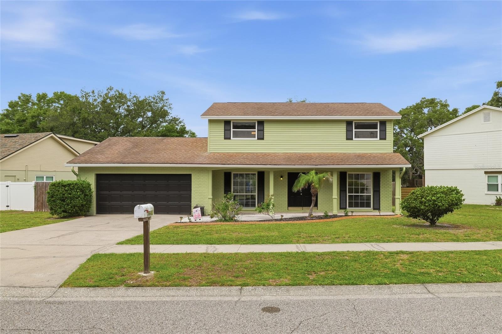 Single Family Residence in BRANDON, FL - Daniel Dourado