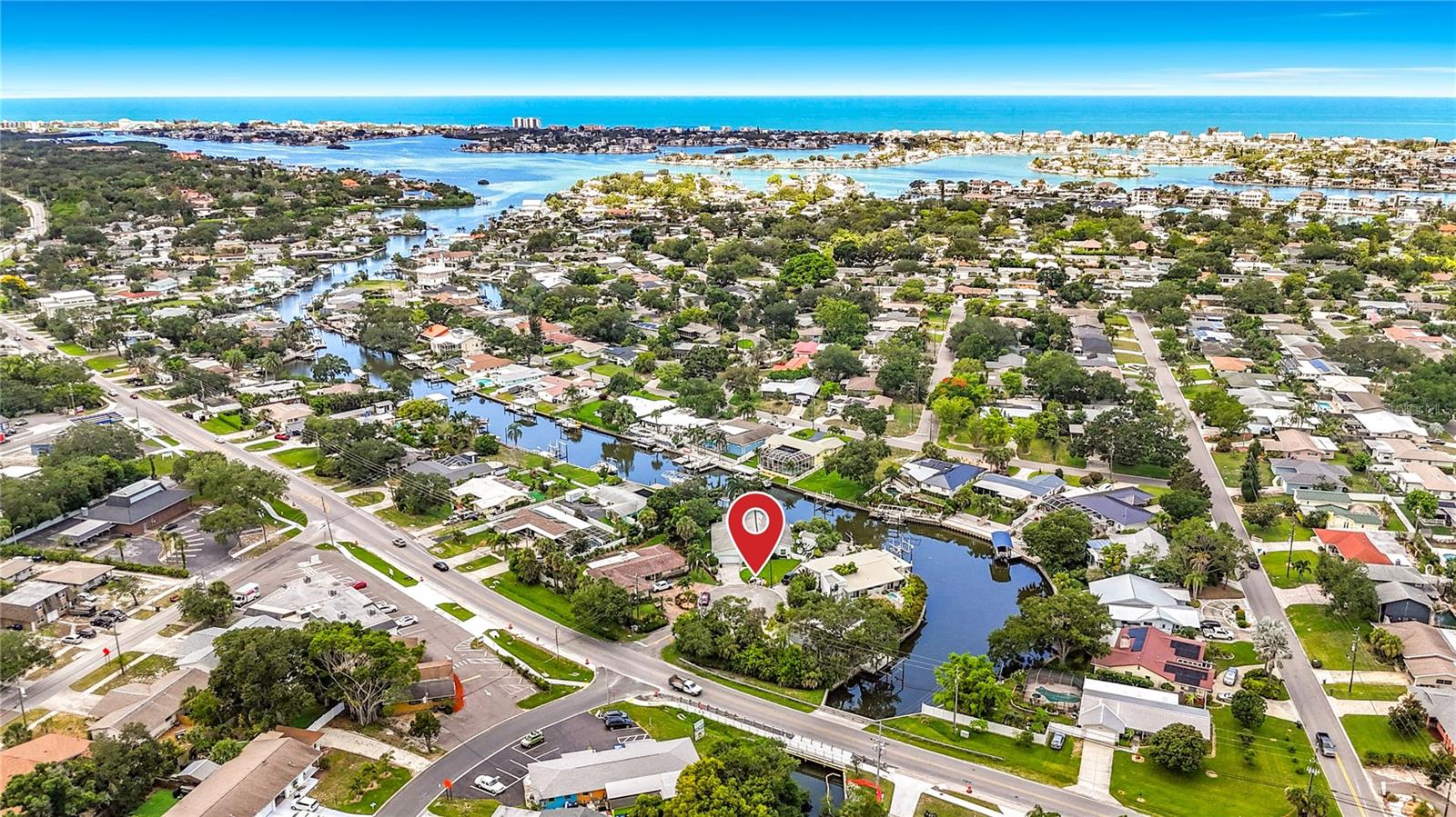 Single Family Residence in LARGO, FL - Daniel Dourado