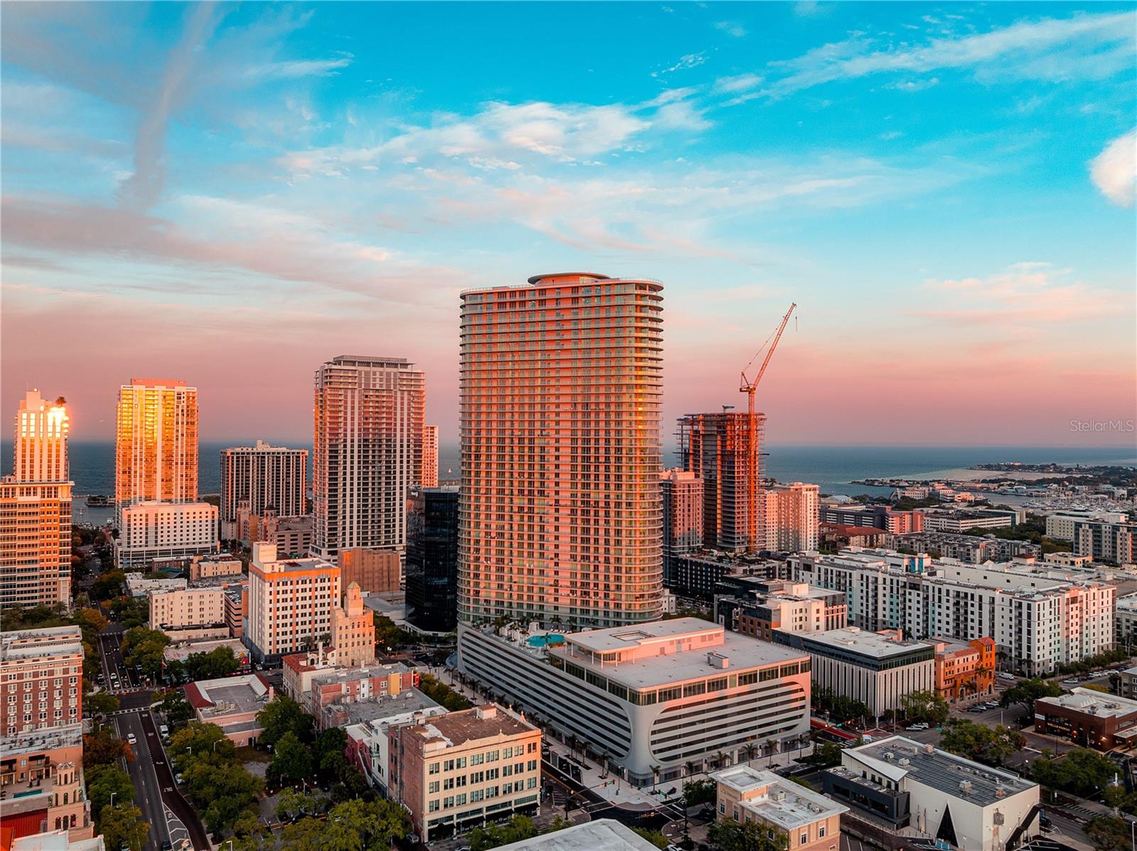 Condominium in ST PETERSBURG, FL - Daniel Dourado