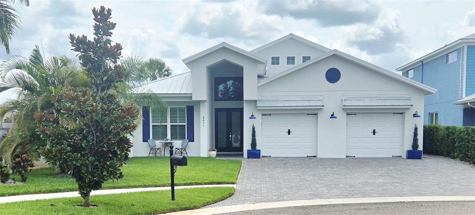 Single Family Residence in APOLLO BEACH, FL - Daniel Dourado