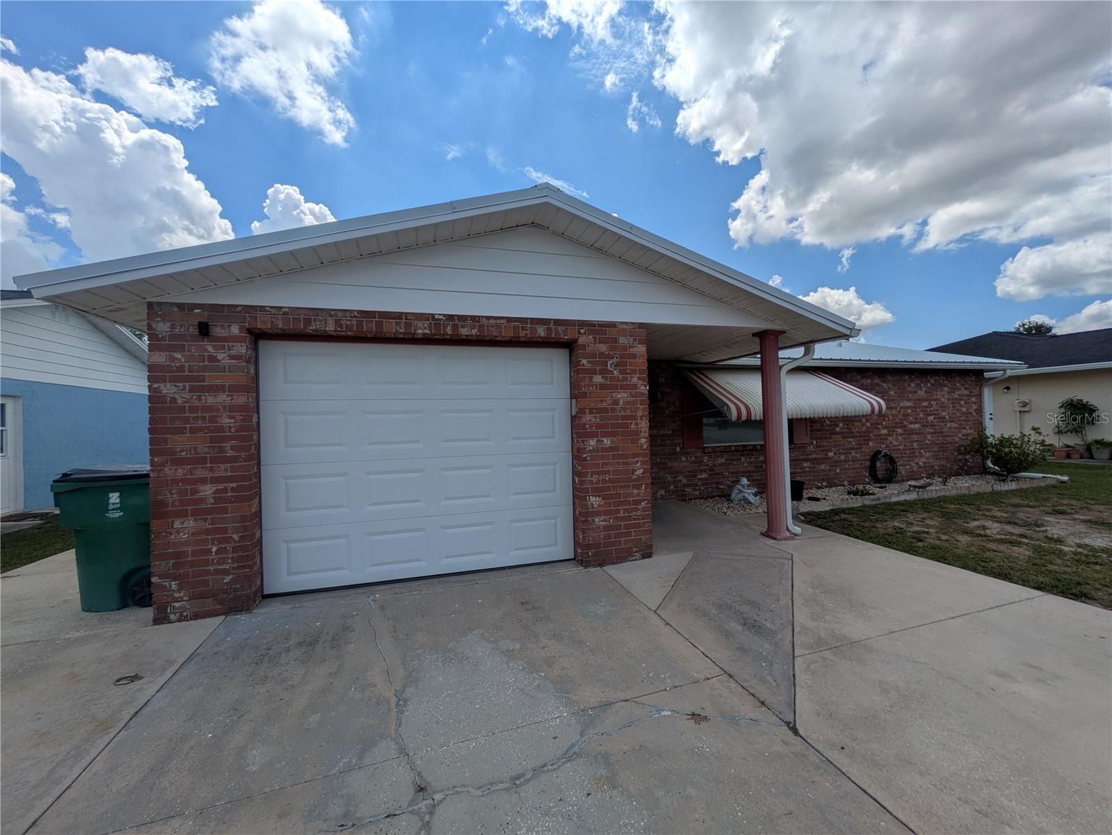 Single Family Residence em ZEPHYRHILLS, FL - Daniel Dourado