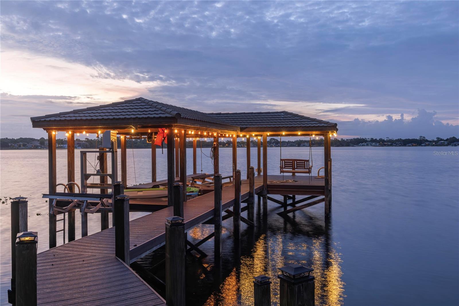Single Family Residence in LONGWOOD, FL - Daniel Dourado