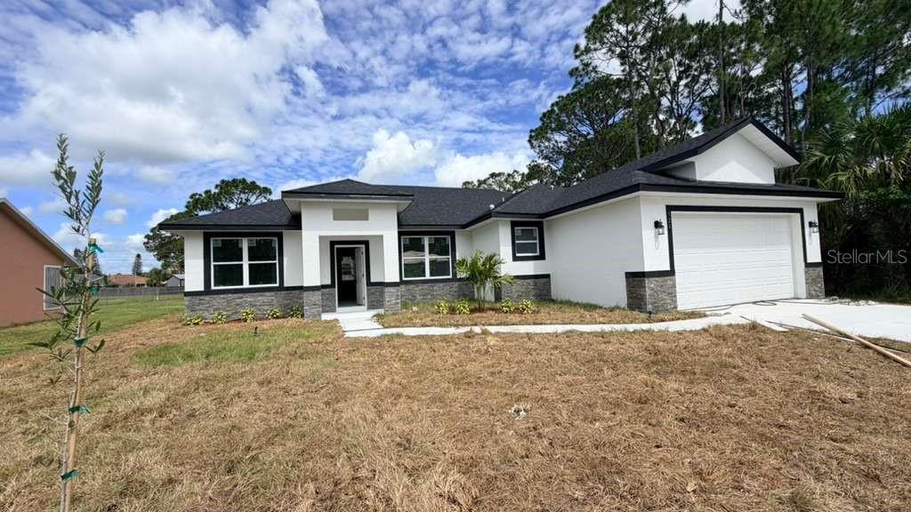 Single Family Residence in NORTH PORT, FL - Daniel Dourado