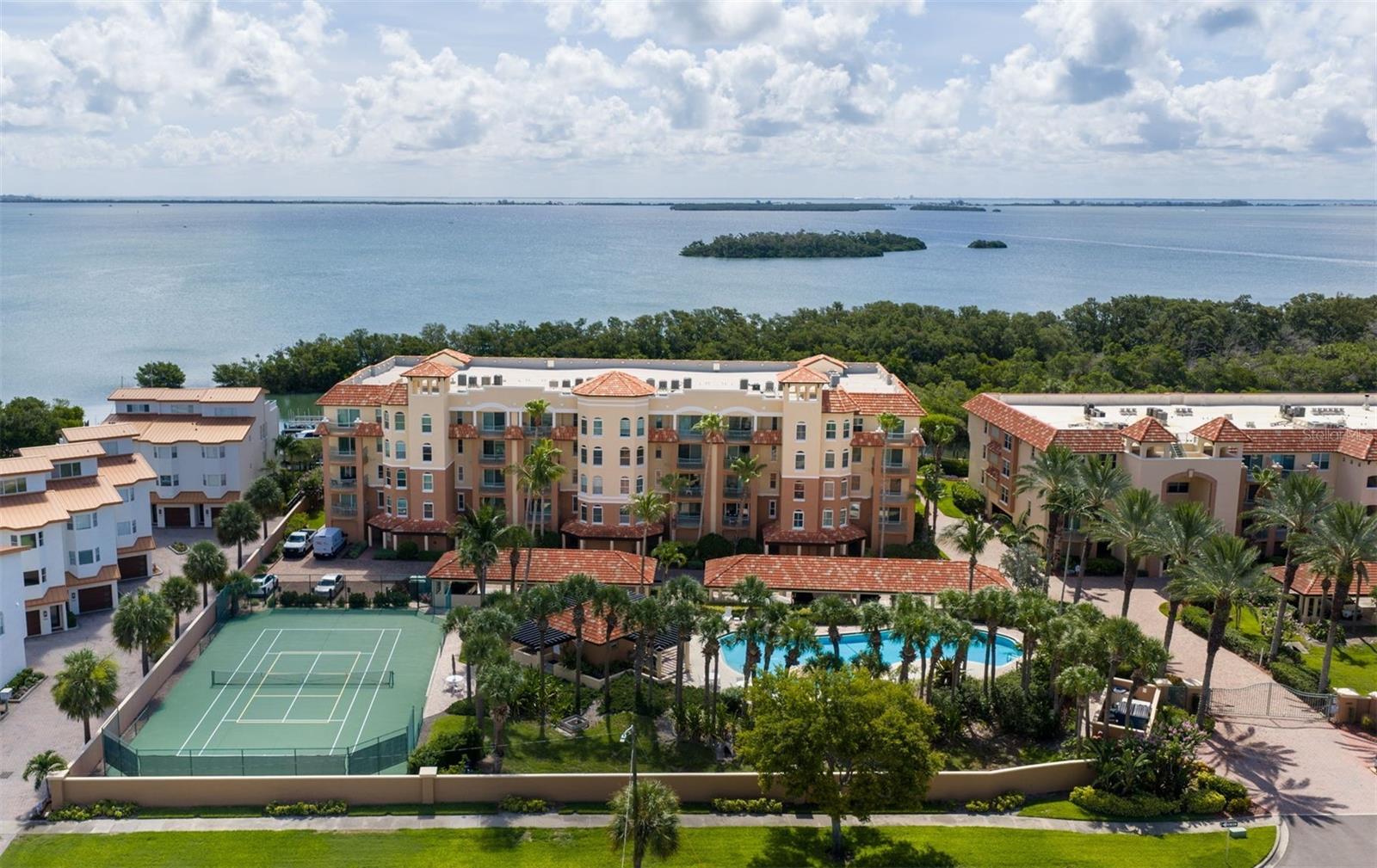 Condominium em TIERRA VERDE, FL - Daniel Dourado