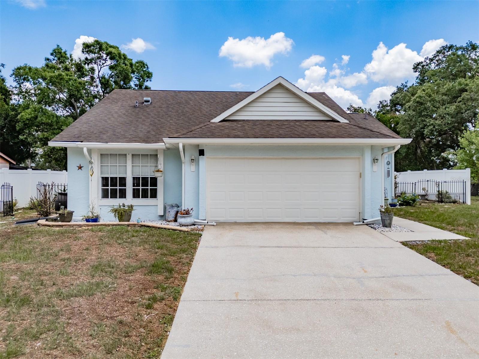 Single Family Residence in VALRICO, FL - Daniel Dourado