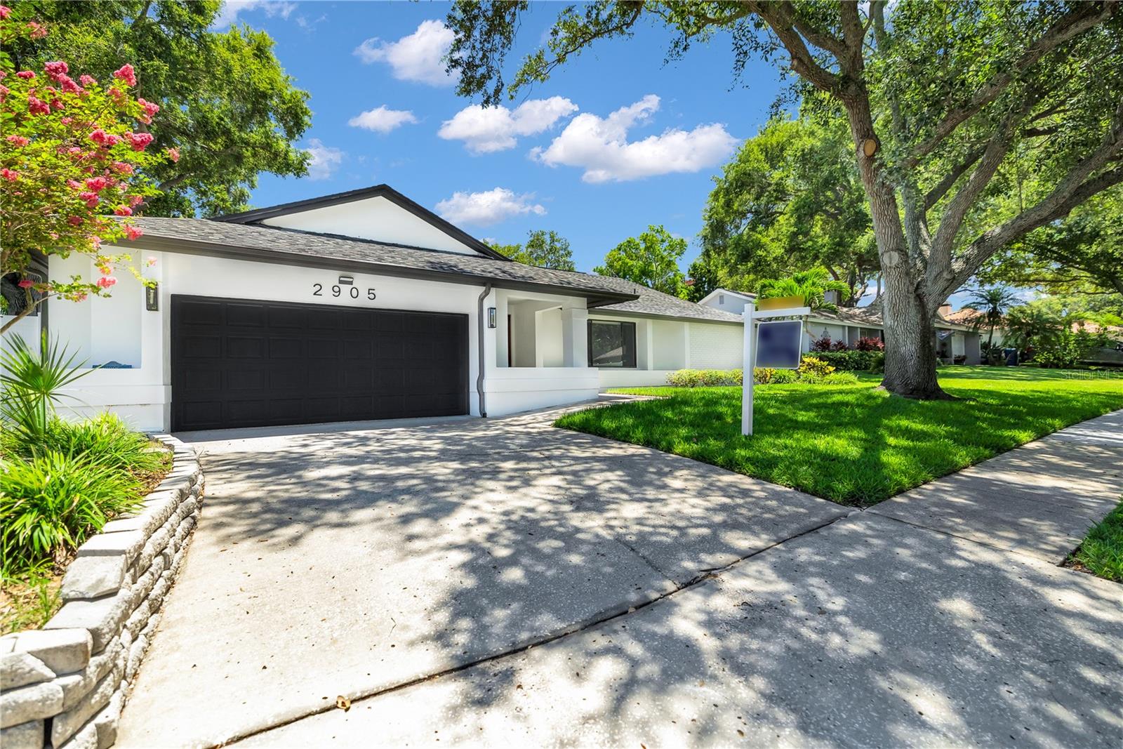Single Family Residence in LARGO, FL - Daniel Dourado