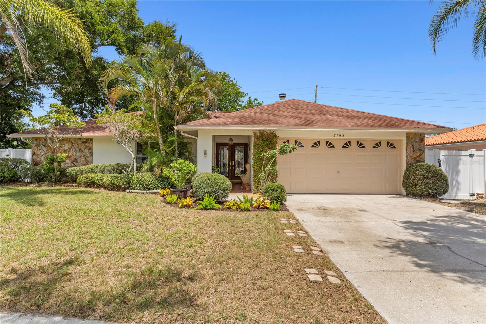 Single Family Residence in DUNEDIN, FL - Daniel Dourado