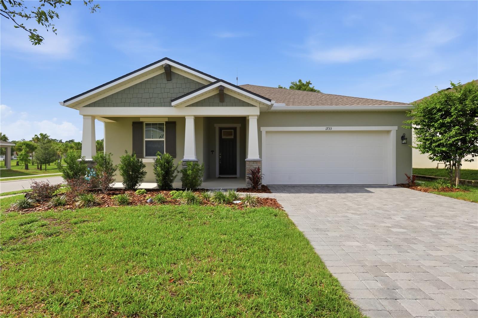Single Family Residence in DELAND, FL - Daniel Dourado