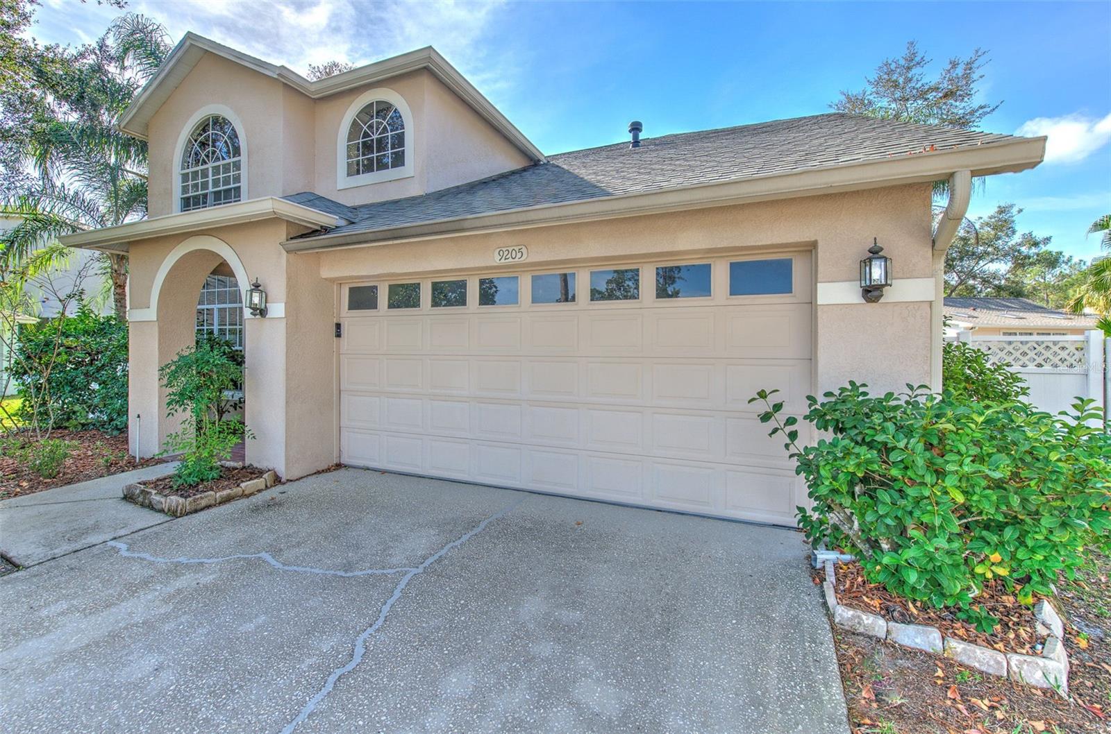 Single Family Residence in TAMPA, FL - Daniel Dourado