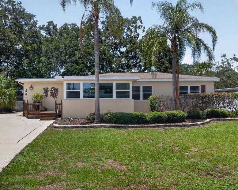 Single Family Residence in ORLANDO, FL - Daniel Dourado