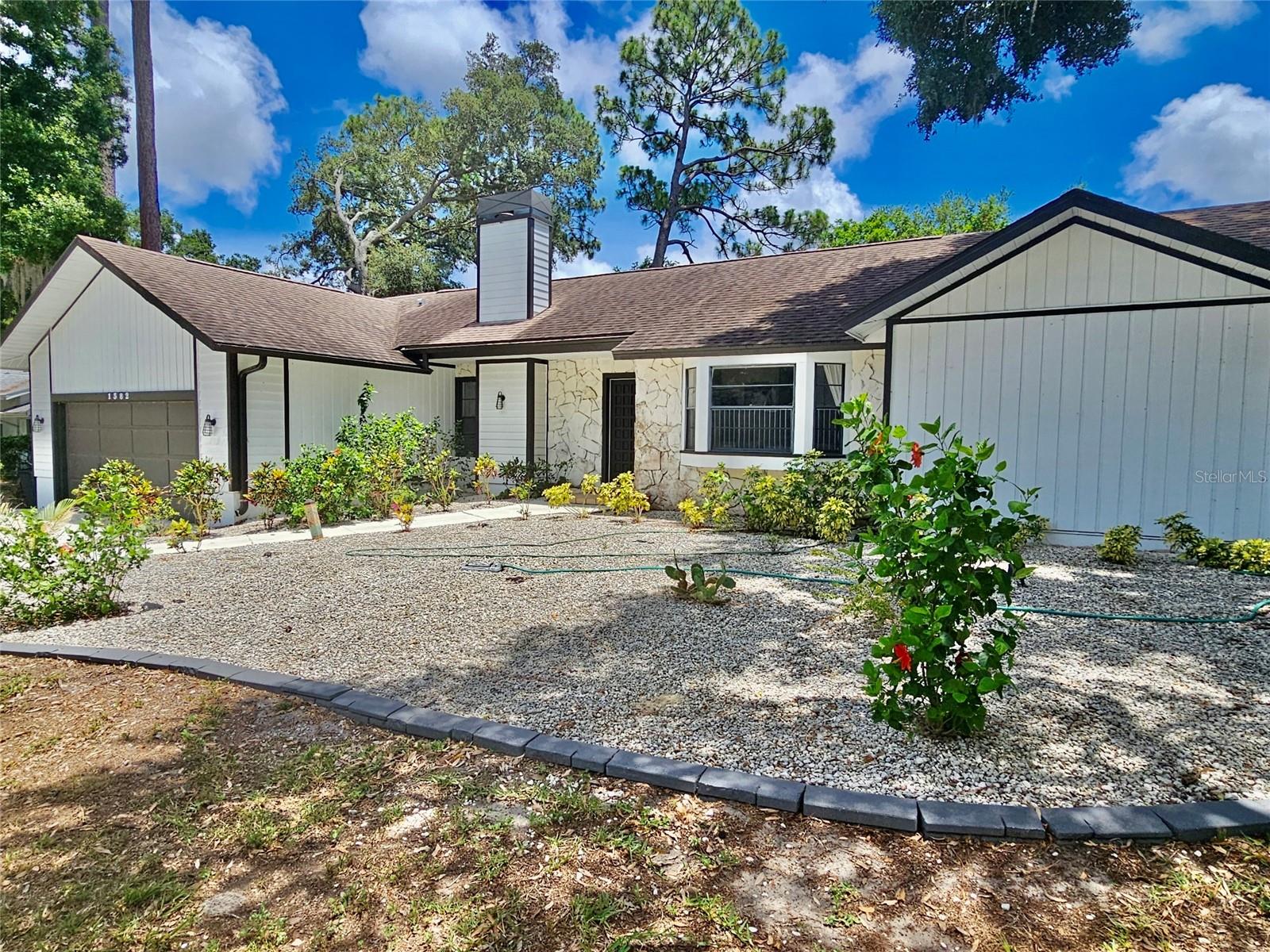 Single Family Residence in PALM HARBOR, FL - Daniel Dourado