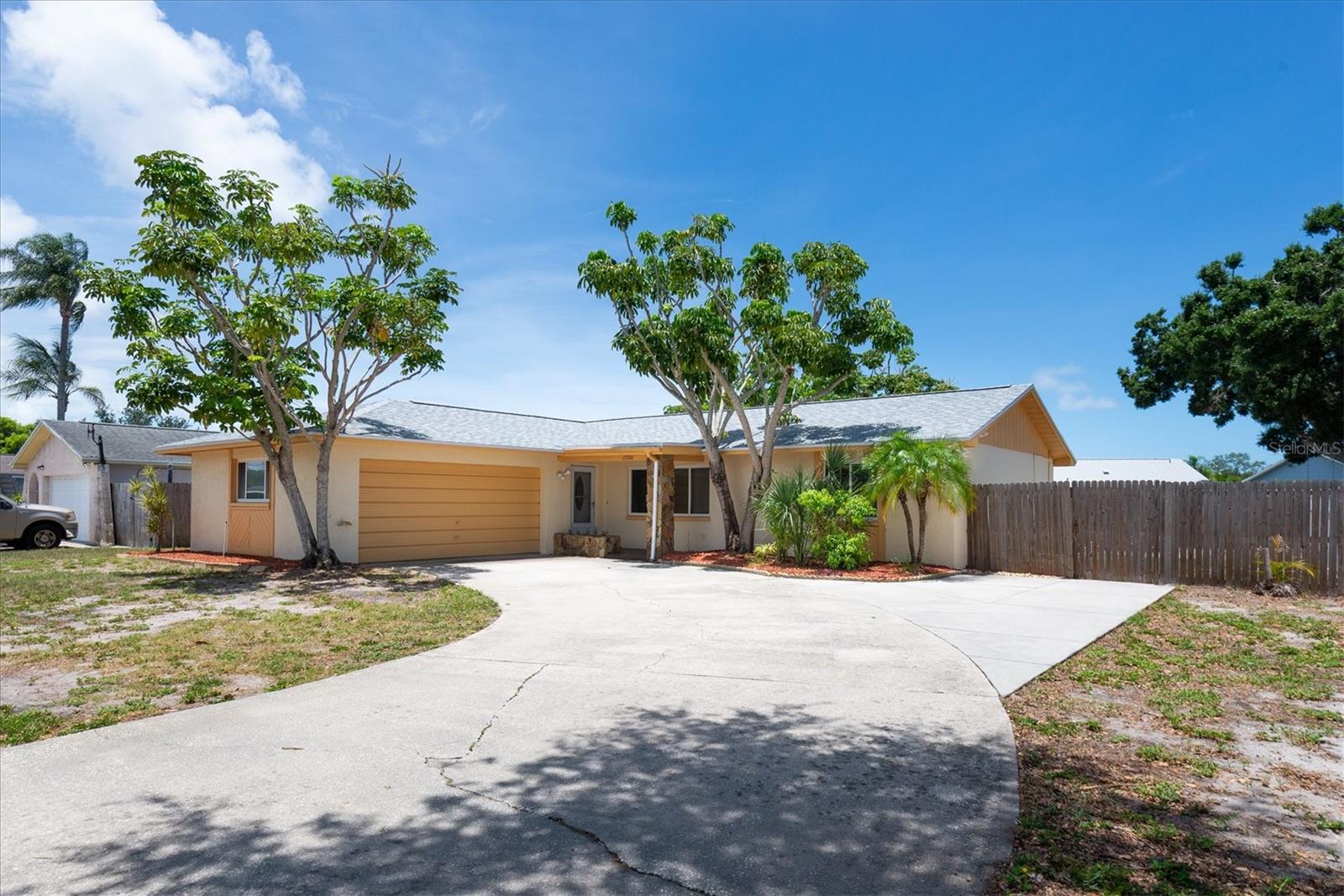 Single Family Residence in LARGO, FL - Daniel Dourado