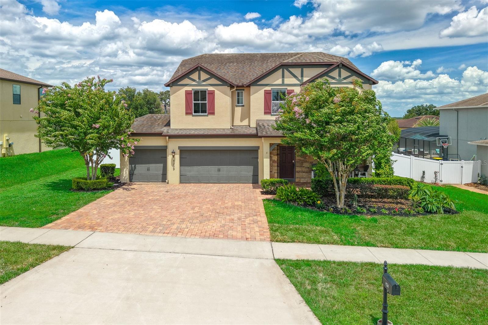 Single Family Residence in CLERMONT, FL - Daniel Dourado