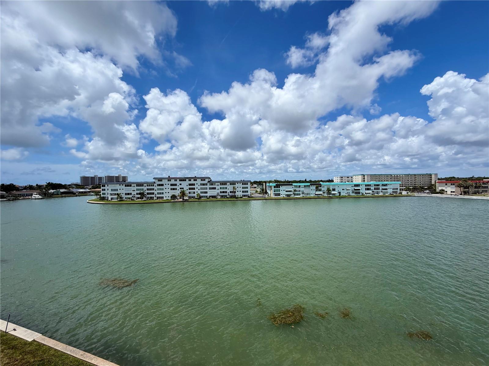 Condominium em GULFPORT, FL - Daniel Dourado