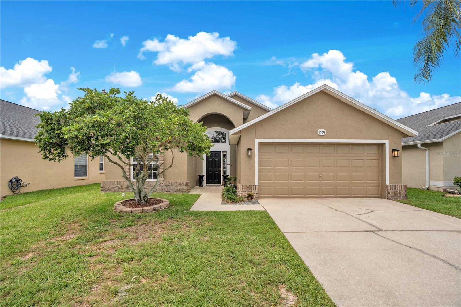 Single Family Residence in MULBERRY, FL - Daniel Dourado