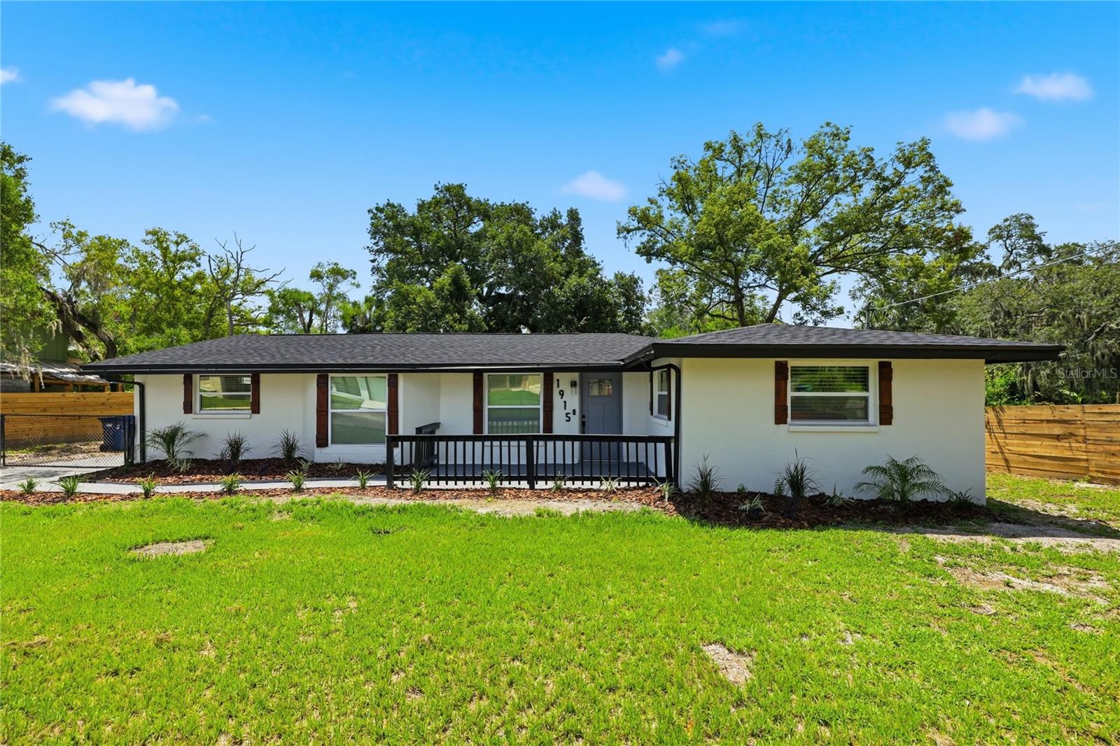 Single Family Residence in TAMPA, FL - Daniel Dourado