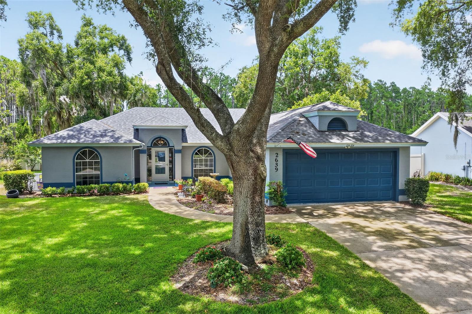 Single Family Residence in EUSTIS, FL - Daniel Dourado
