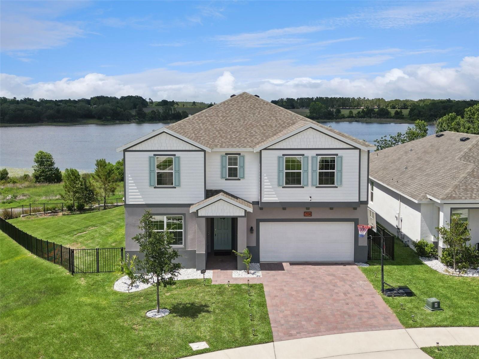 Single Family Residence in GROVELAND, FL - Daniel Dourado