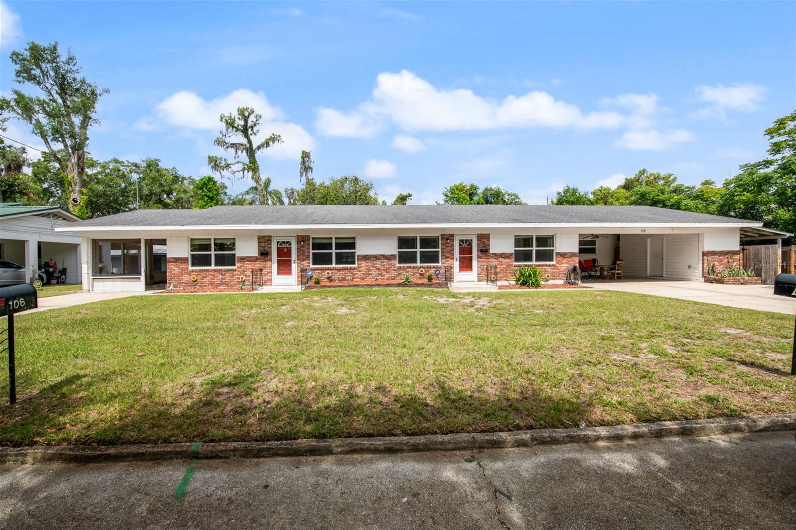 Single Family Residence in DELAND, FL - Daniel Dourado