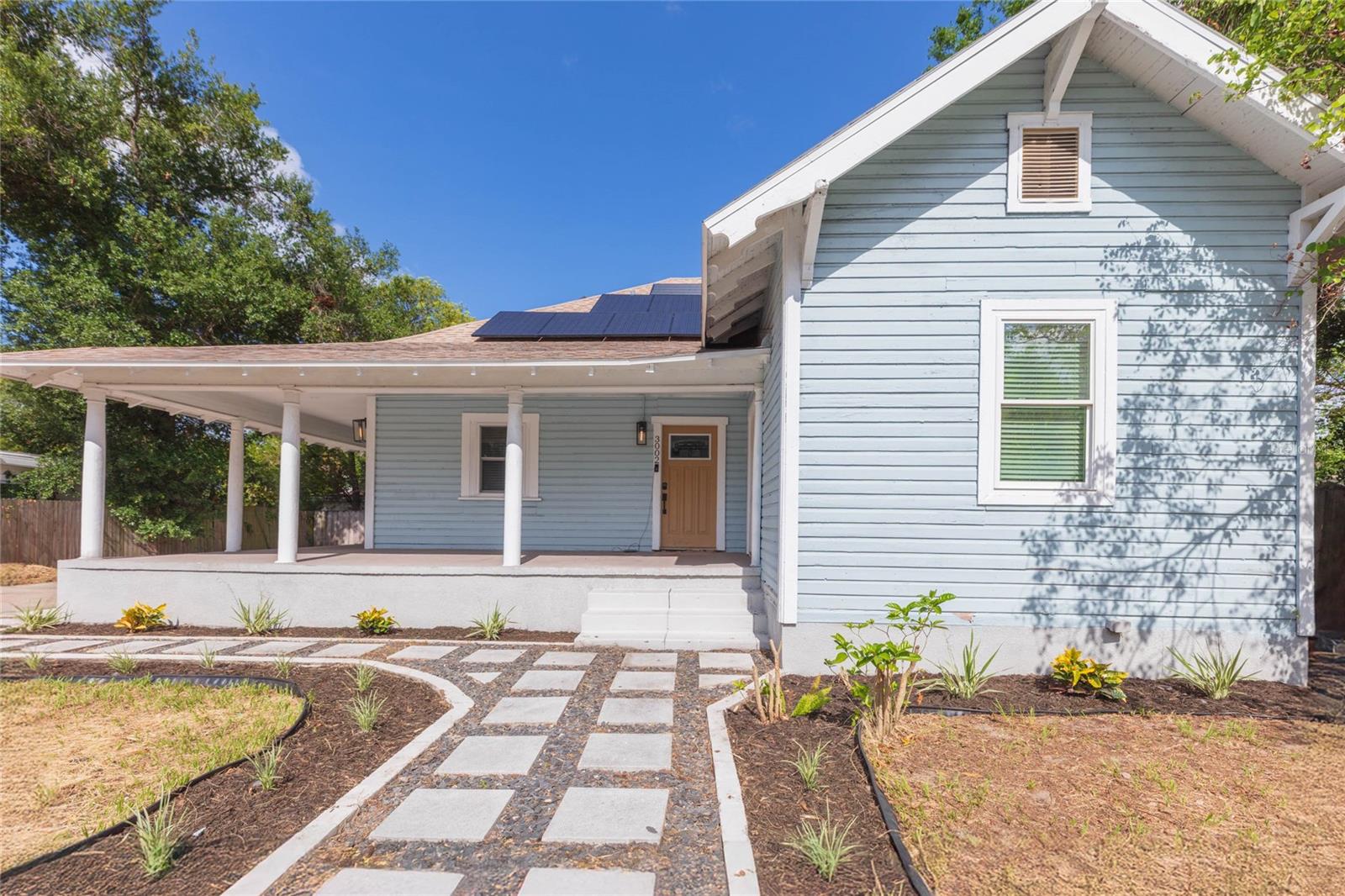 Single Family Residence in TAMPA, FL - Daniel Dourado