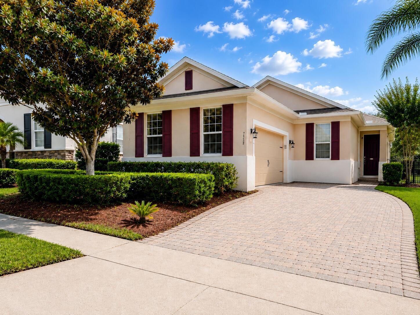 Single Family Residence in WINTER GARDEN, FL - Daniel Dourado