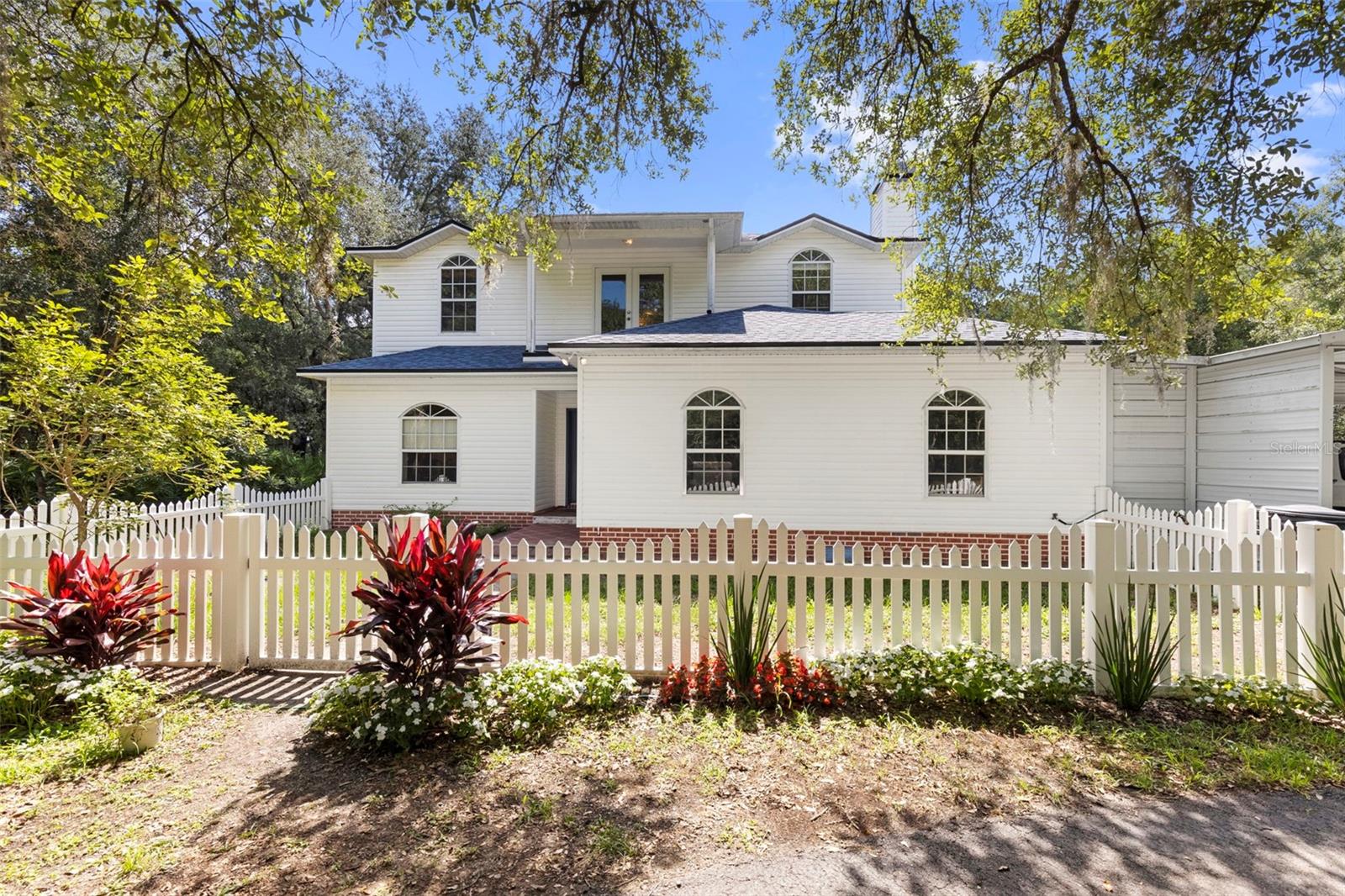 Single Family Residence em ZEPHYRHILLS, FL - Daniel Dourado
